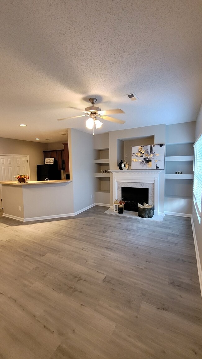 property at 4875 W Park Cir