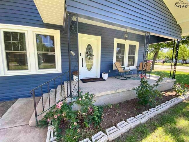 311 W Alameda St in Iowa Park, TX - Building Photo - Building Photo
