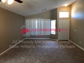 8035 W Melinda Ln in Peoria, AZ - Foto de edificio - Building Photo