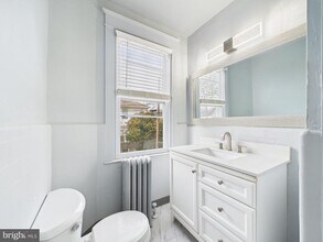 246 S Fairview Ave in Upper Darby Township, PA - Building Photo - Building Photo