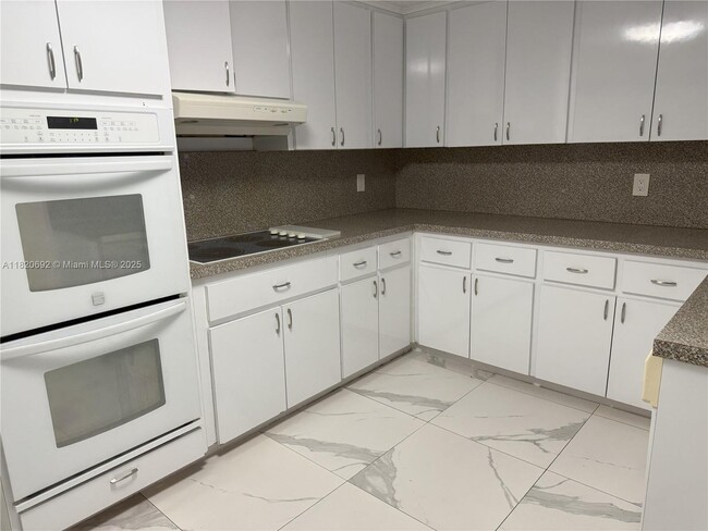 2450 Garfield St in Hollywood, FL - Building Photo - Building Photo