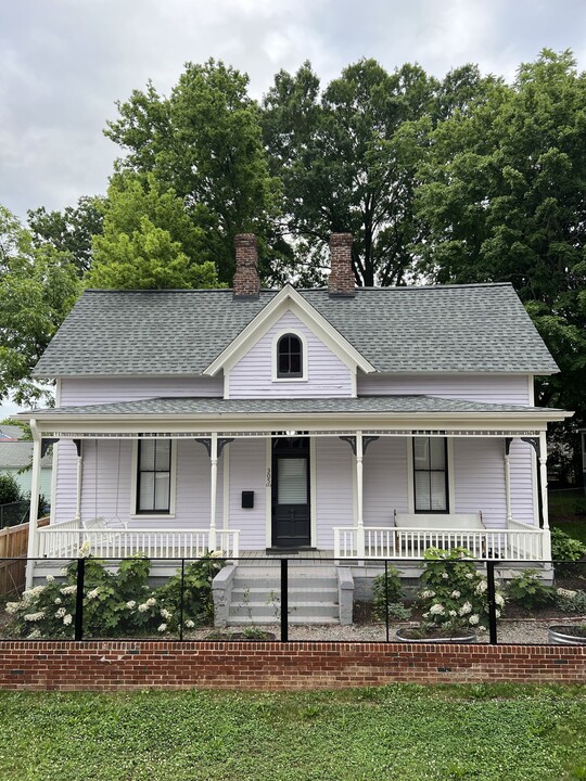 2-302 S Swain St in Raleigh, NC - Building Photo