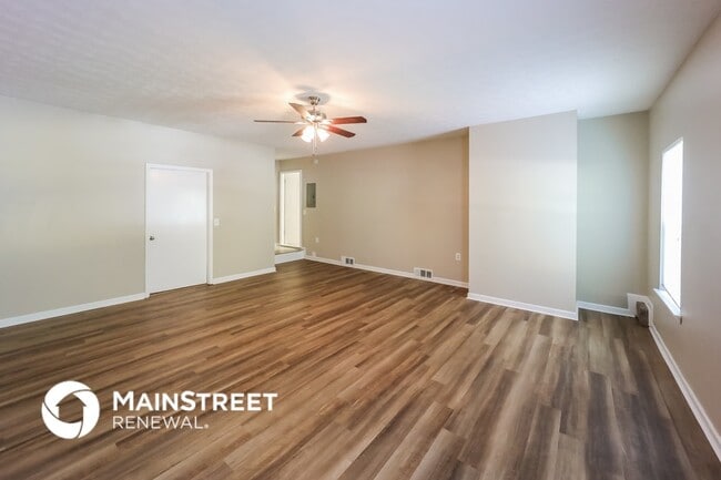 6049 Radford Dr, Unit 1 in Riverdale, GA - Building Photo - Building Photo