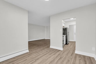 Fairview Towers in Kitchener, ON - Building Photo - Building Photo