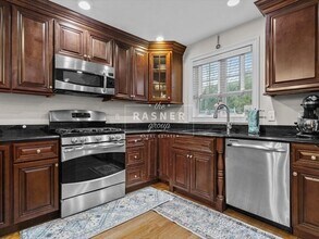 17 Beacon St in Arlington, MA - Building Photo - Building Photo