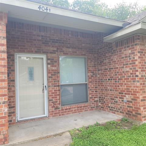 404 S Clay St in Ennis, TX - Building Photo - Building Photo