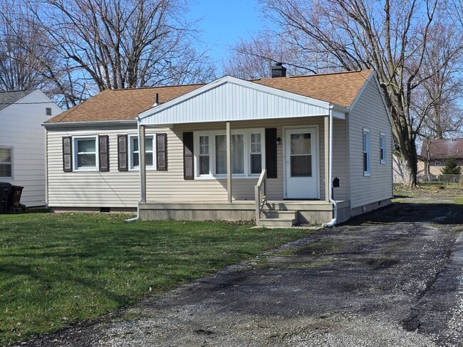 property at 718 S Judkins Ave