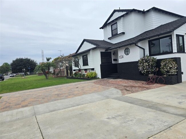 property at 7415 Dinsdale St