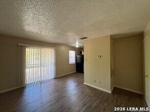 300 Moursund Blvd in San Antonio, TX - Building Photo - Building Photo