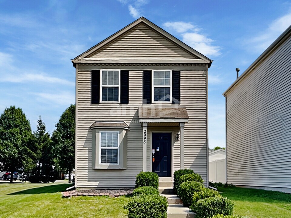 2046 Middlebury Dr in Aurora, IL - Building Photo