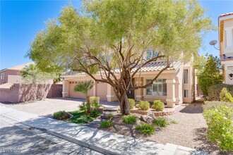 6585 Coronado Crest Ave in Las Vegas, NV - Building Photo - Building Photo