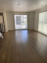 11514 Emelita St in Los Angeles, CA - Building Photo - Building Photo
