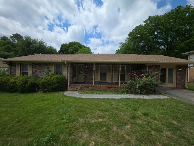 property at 2613 Skyline Dr NW
