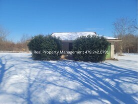 1243 Charles Dr in Van Buren, AR - Building Photo