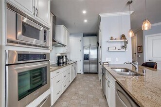 8616 Turtle Creek Blvd in Dallas, TX - Building Photo - Building Photo