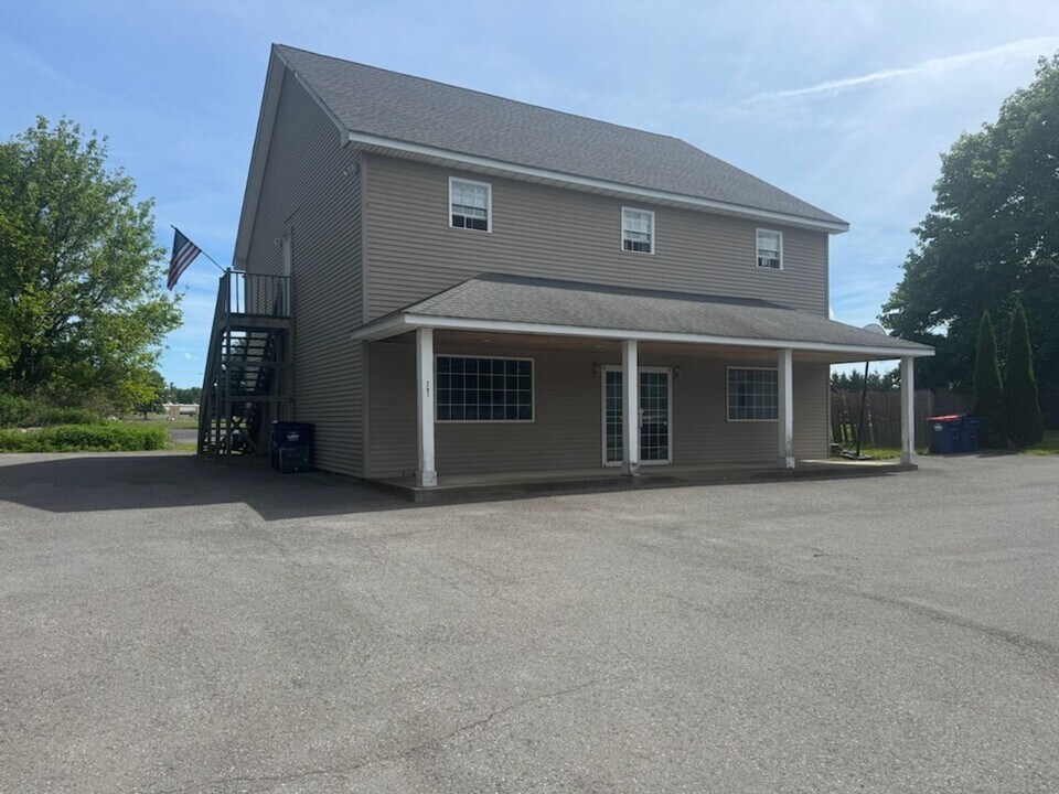 2815 W Church St in Pine Plains, NY - Building Photo