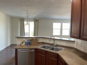 601 Menaul Blvd NE in Albuquerque, NM - Building Photo - Building Photo