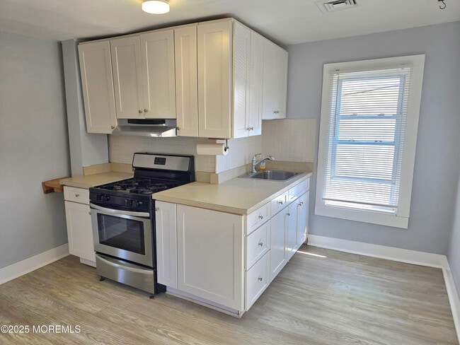 property at 513 Sewall Ave