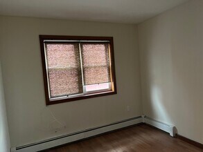 1077 E Jersey St, Unit 5 in Elizabeth, NJ - Building Photo - Building Photo