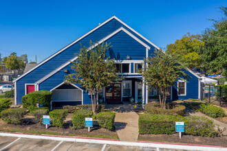 Raintree Apartments in Baytown, TX - Foto de edificio - Building Photo