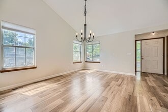 7516 Dawn Dr in Littleton, CO - Building Photo - Building Photo