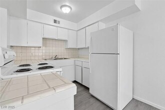 1812 Fulstone Way in Las Vegas, NV - Building Photo - Building Photo