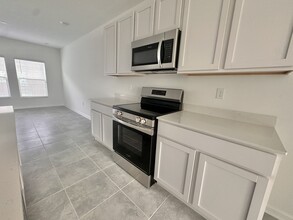 11315 Rising Sun St in Orlando, FL - Building Photo - Building Photo