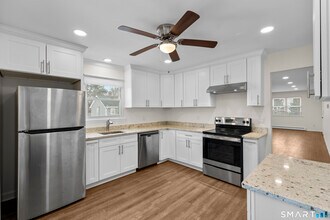 110 Burwood Ave in Stamford, CT - Building Photo - Building Photo