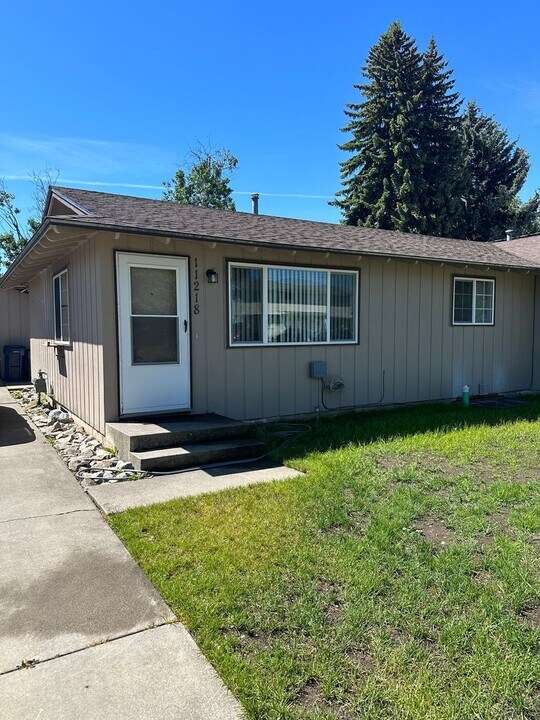 11216 E Springfield Ave in Spokane Valley, WA - Building Photo