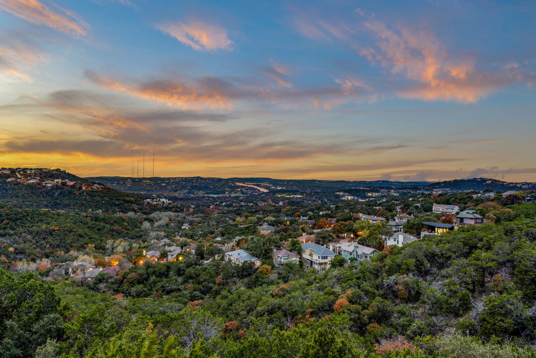 7182 Las Ventanas Dr in Austin, TX - Building Photo