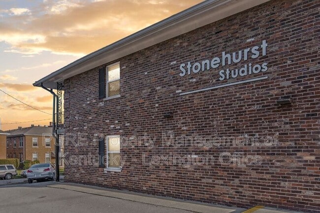 property at 256 Lyndhurst Pl