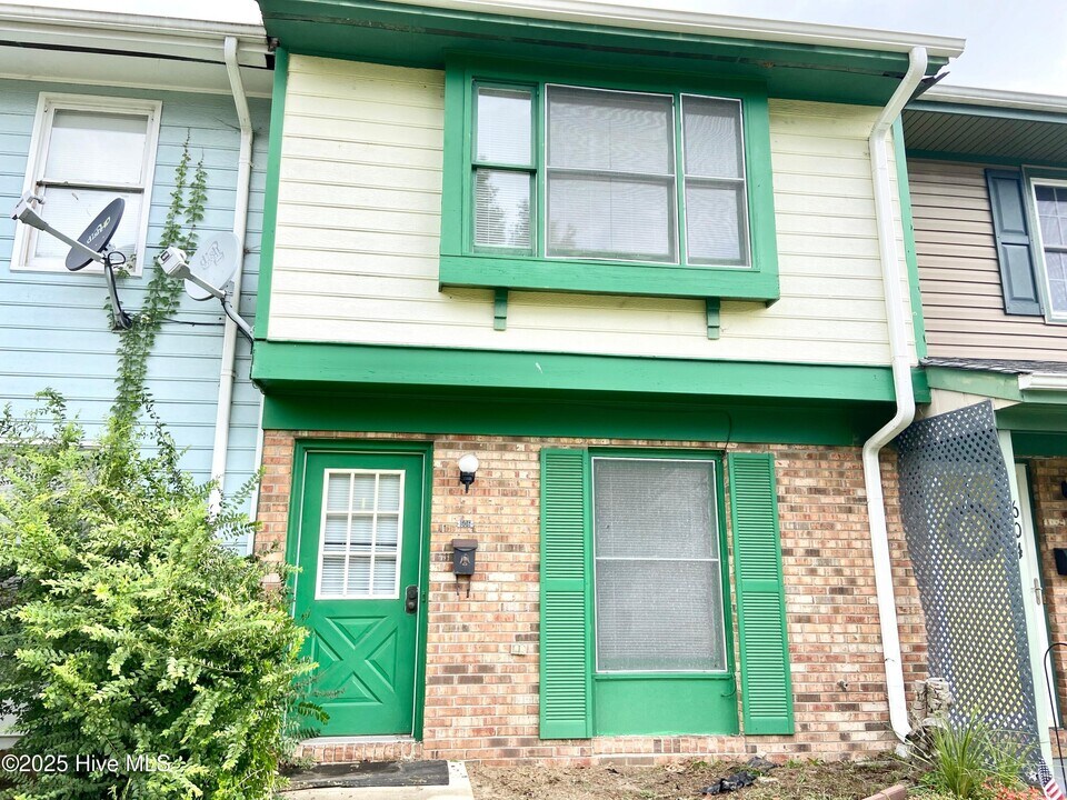 606 W Church St in Elizabeth City, NC - Building Photo