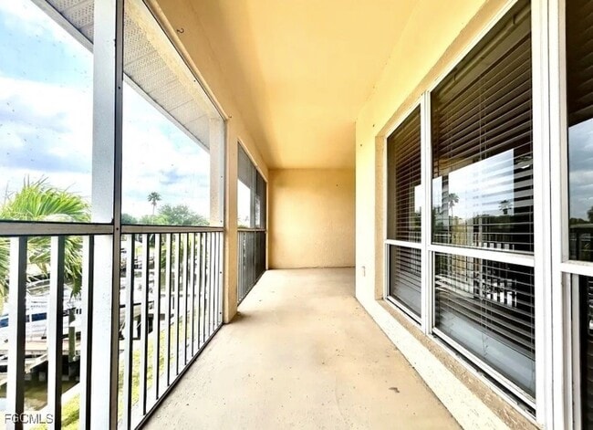 property at 909 SW 47th Terrace