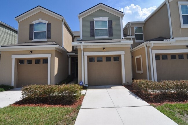 property at 3744 Aubrey Ln
