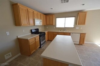 5006 Secret Rock St, Unit 0 in Las Vegas, NV - Building Photo - Building Photo