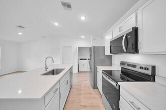 3010 11th St SW in Lehigh Acres, FL - Building Photo - Building Photo