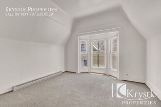 1130 Marin St in Vallejo, CA - Foto de edificio - Building Photo
