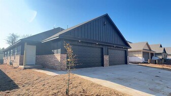 1112 NW 113th St in Oklahoma City, OK - Building Photo