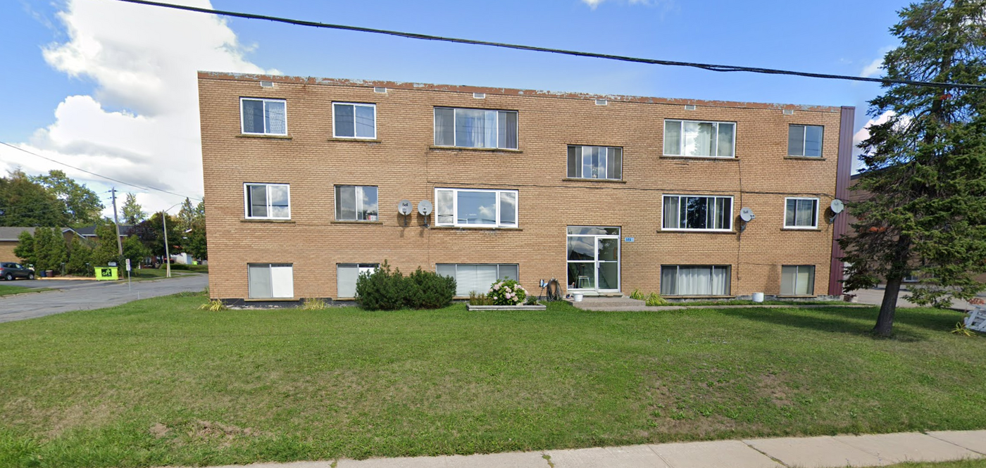 586 Macdonald Av in Sault Ste Marie, ON - Building Photo