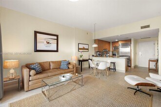 3540 Main Hwy in Miami, FL - Building Photo - Building Photo