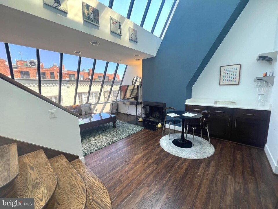 3222 Cherry Hill Ln in Washington, DC - Building Photo