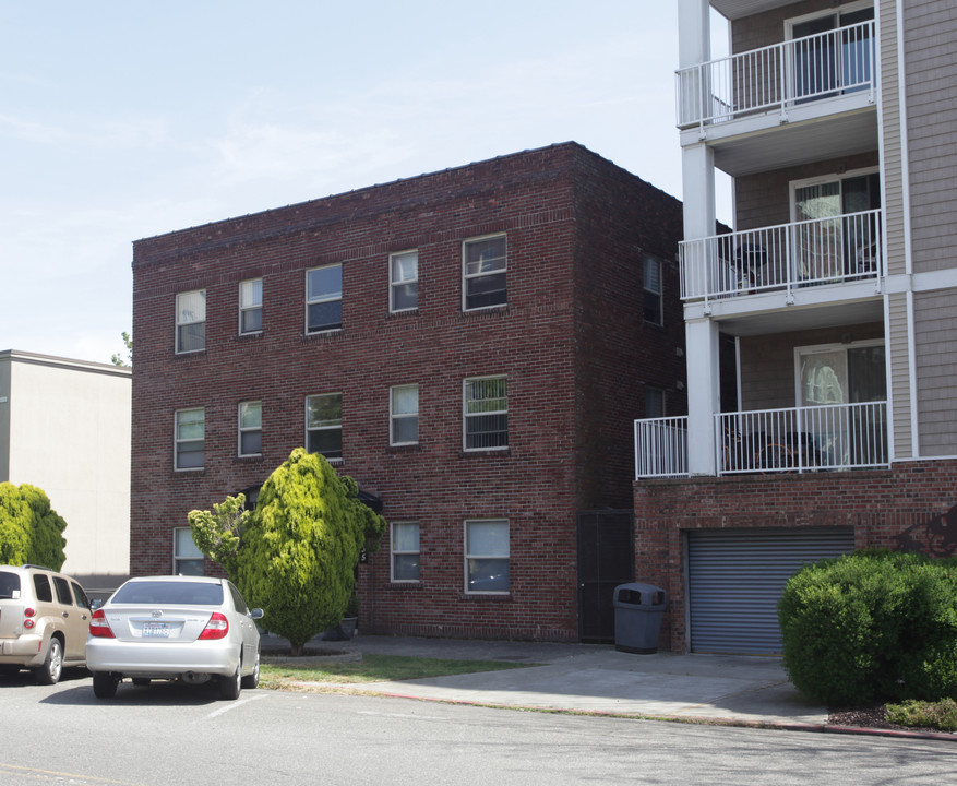 Lauriston Apartments in Tacoma, WA - Building Photo