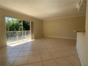8601 SW 94th St, Unit 201W in Miami, FL - Building Photo - Building Photo