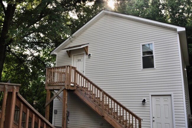 521 Watson St