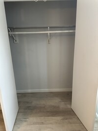 1705 Dutch Village Dr