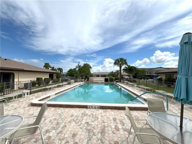 3923 SE 11th Ave, Unit 304 in Cape Coral, FL - Building Photo - Building Photo