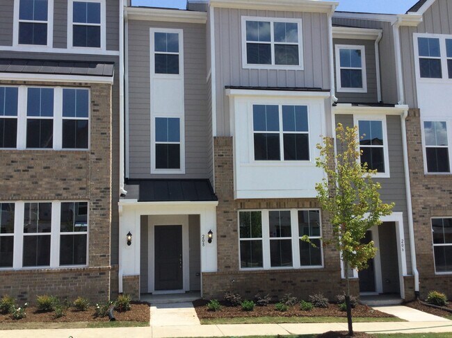 208 Hickory Plains Rd in Knightdale, NC - Building Photo - Building Photo