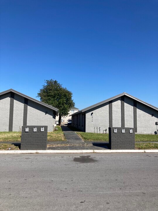 2813 N 29th Ln in McAllen, TX - Building Photo