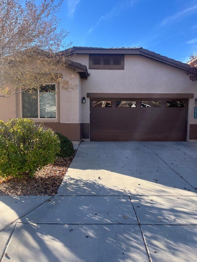 2027 Maywood Dr SE in Albuquerque, NM - Foto de edificio - Building Photo