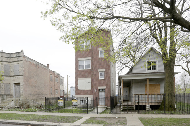 4315 W Gladys Ave in Chicago, IL - Building Photo - Building Photo